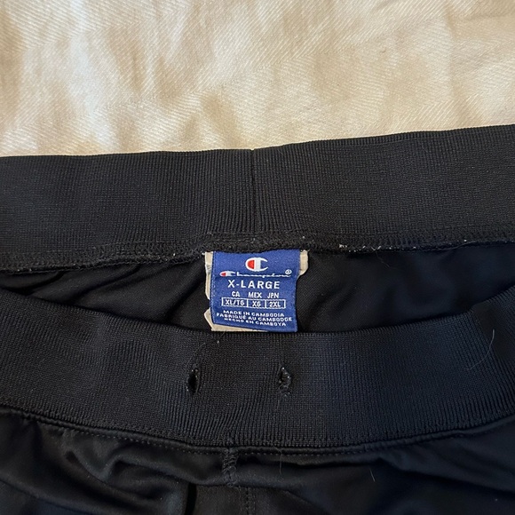 Champion Casual Shorts - Picture 3 of 3